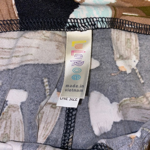 LuLaRoe (Onesize) Milkshake Patterned Leggings - Picture 2 of 2